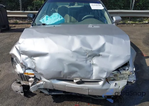 1998 Honda Accord Lx z USA, uszkodzony, nr VIN 1HGCG5648WA084802